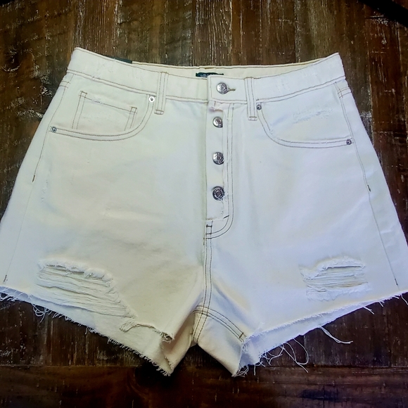 Wild Fable Women's Highest Rise Cutoff Shorts Off-White Size 10 Waist NEW - Picture 1 of 9